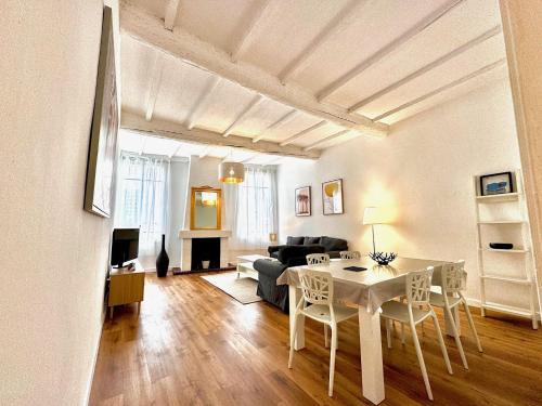 Old Town Apartment | ApartHotel Riviera - Maison de la Poissonnerie - Vieille Ville - Grand Appartement 3 piece AC - 5min de la Promenade des Anglais