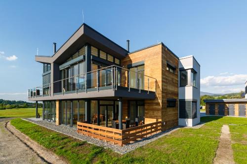 Celadna Apartment | Apartmán na golfu