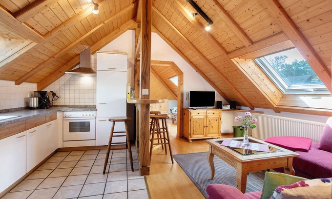 Wolpadingen Apartment | Apartment 'Schlafen Unterm Sternenzelt' with Shared Terrace and Wi-Fi