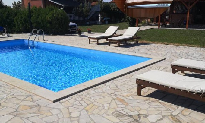 Mladenovac House | Apartmani Čalane