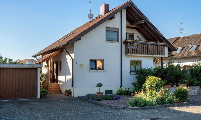 Sasbach am Kaiserstuhl Apartment | Apartment 'Burger' with Shared Garden and Wi-Fi
