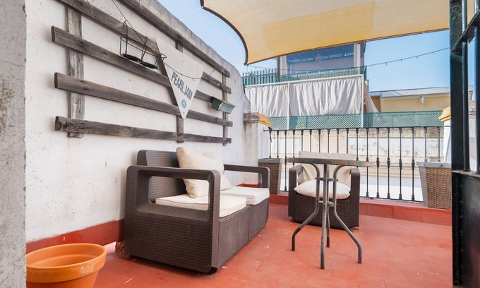 Encarnacion-Regina Apartment | Apartment 'Ático En El Corazón De Sevilla' with Wi-Fi and Air Conditioning