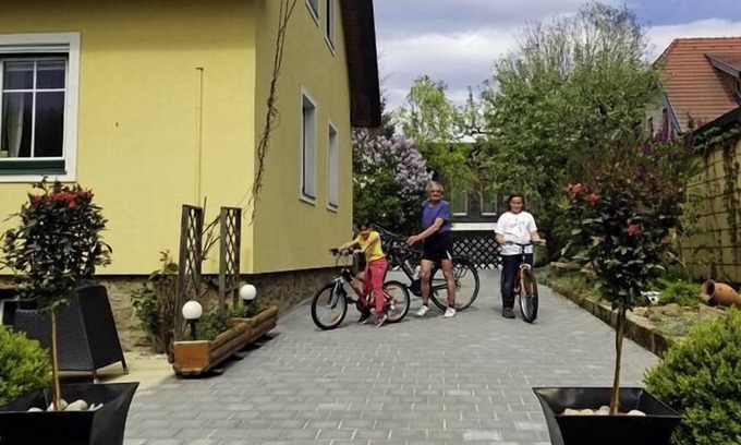 Dobersberg Apartment | Apartment 1 for three people with a view of the garden