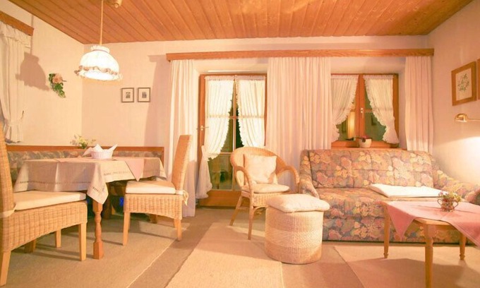 Kreuzfeld Apartment | Apartment 2 for 2 persons with balcony, 40 sqm, kitchen-living room, 1 bedroom