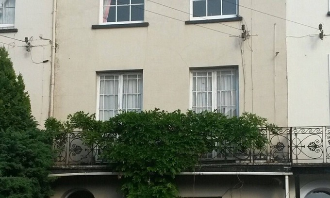 Exeter Apartment | Apartment@26 - A Self Contained Apartment In a Georgian Terrace Home