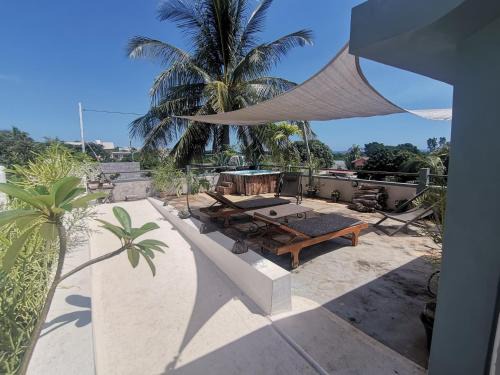Pointe Aux Sables Apartment | Apartment 3bedrooms 2bathrooms rooftop jacuzzi