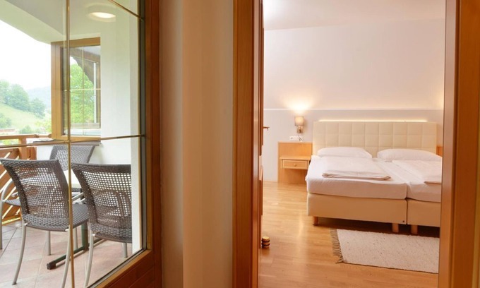 Hinterstoder House | Apartment 85m² - Loggia, Bergblick mit Frühstück - Landhotel Gressenbauer