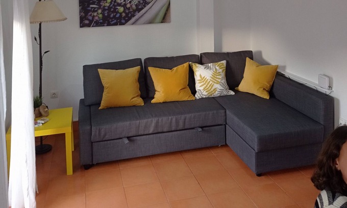 Old Town Baeza Apartment | Apartment 'Aires De Baeza' with Balcony, Wi-Fi and Air Conditioning