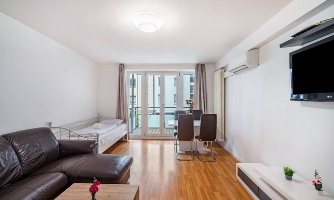 Ludwigsvorstadt-Kliniken Apartment | Apartment 'Aldars 10' with Balcony, Wi-Fi and Air Conditioning