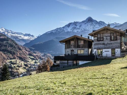 Soelden Apartment | Apartment Appartement Mont Blanc by Interhome