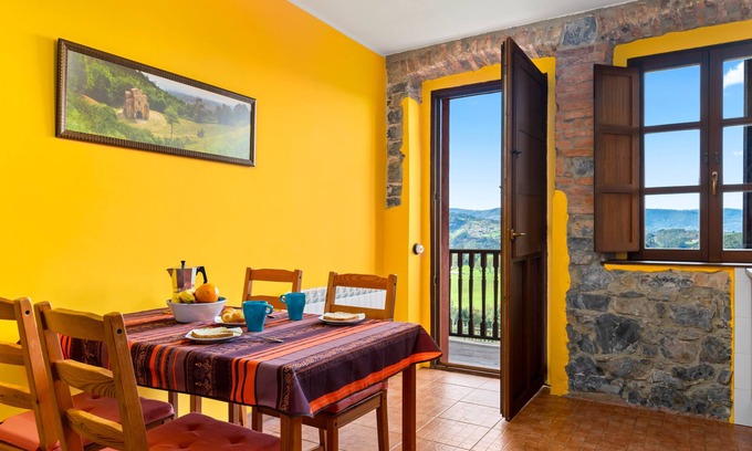 Tornon Apartment | Apartment 'Aritmética' with Mountain View, Shared Terrace and Wi-Fi