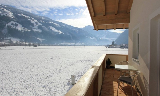 Aschau Im Zillertal Apartment | Apartment in Aschau near Hochzillertal Slopes