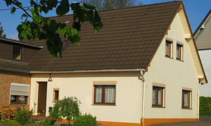 Vossenack Condo | Apartment Brüll - cozy and chic