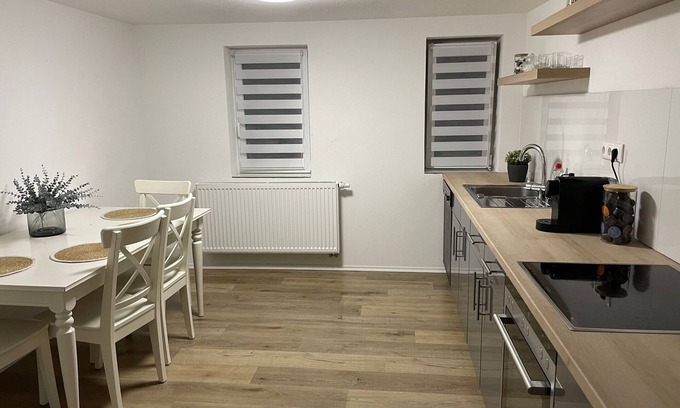 Thungen Apartment | Apartment 'By B' with Private Terrace and Wi-Fi