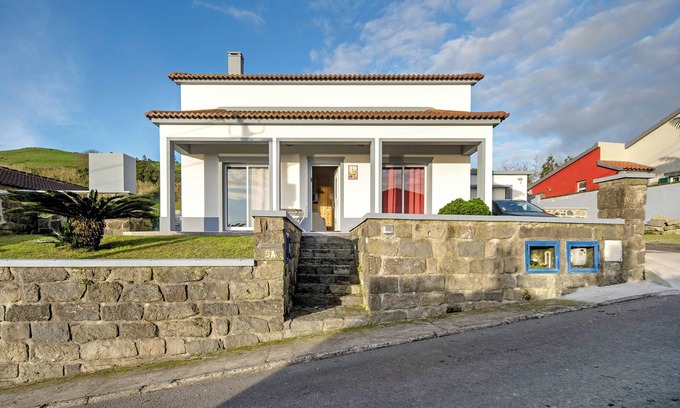 Varzea Apartment | Apartment 'Cantinho Do Sossego' with Sea View, Private Terrace and Wi-Fi