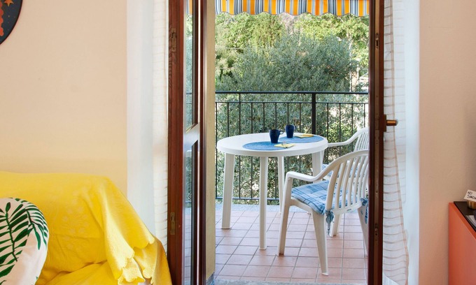 Novate Mezzola Apartment | Apartment "Casa Sole" with Lake View, Balcony & Wi-Fi