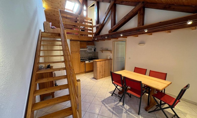 Briancon Apartment | Apartment 'Charmant Duplex Pied De Pistes' with Mountain View and Wi-Fi