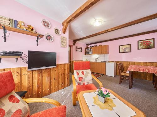 Starkov Apartment | Apartment Chlívce u Hronova-3 by Interhome