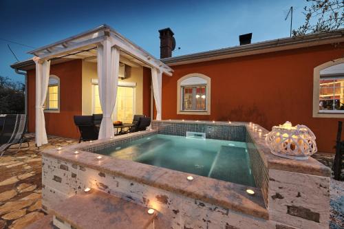 Umag Apartment | Apartment David with Hydromassage Bath near Umag