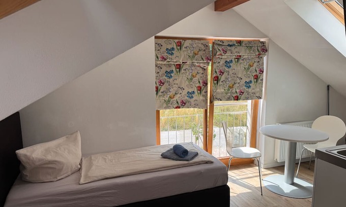 Radolfzell am Bodensee Apartment | Apartment 'Bergblick' with Mountain View and Wi-Fi