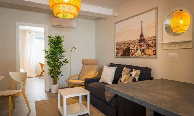 Antequera Apartment | Apartment "Dolmen De Menga" with Wi-Fi & Air Conditioning