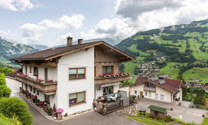 Hippach Apartment | Apartment 'Dornauer' with Mountain View, Balcony & Wi-Fi