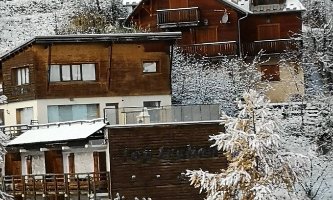 Enchastrayes Condo | APARTMENT DUPLEX SUPER SAUZE 1700