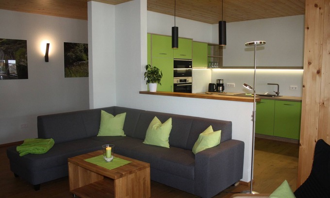 Ibach Apartment | Apartment 'Eichentraum' with Mountain View, Shared Garden and Wi-Fi