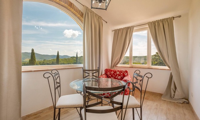 Manciano Apartment | Apartment 'Erica' with Shared Pool, Wi-Fi and Air Conditioning