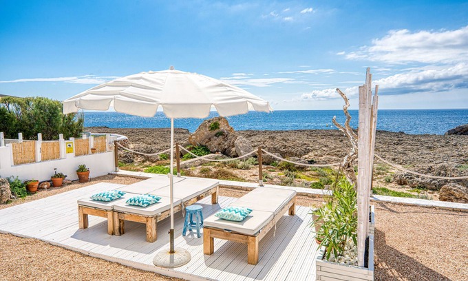 Cala Blanca Apartment | Apartment 'Mar I Vent' with Sea Views, Private Terrace and Wi-Fi