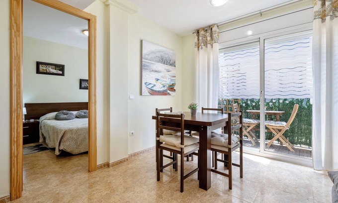 Les Cases d'Alcanar Apartment | Apartment 'Faro De Mar' with Wi-Fi and Air Conditioning