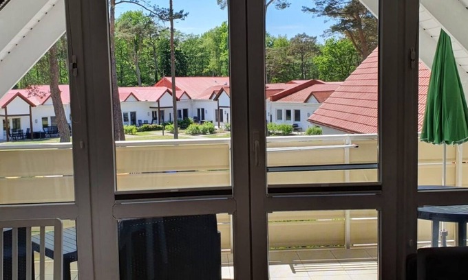 Ostseebad Prerow Apartment | Apartment 'Fewo Meerzeit' with Balcony and Wi-Fi