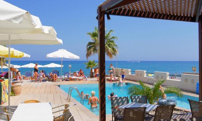 Adelianos Kampos Apartment | Apartment for 4 Persons, Swimming Pool, Near the Beach