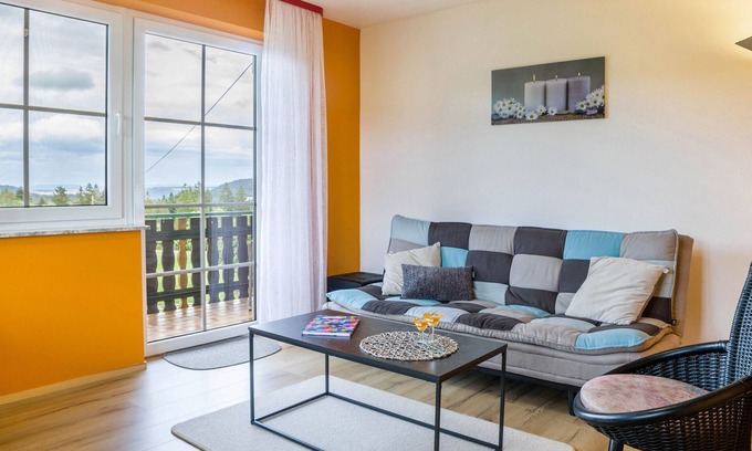 Lauterbach Apartment | Apartment 'Fuchs' with Mountain View, Shared Garden and Wi-Fi