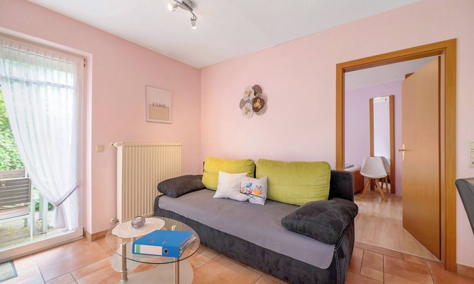 Maring-Noviand Apartment | Apartment 'Gästehaus Mühlenhof - Donfelder' with Private Terrace, Private Garden and Wi-Fi