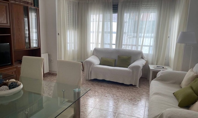 Les Cases d'Alcanar Apartment | Apartment 'Gloria 2' with Shared Terrace and Air Conditioning