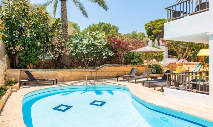 Cala Ferrera Apartment | Apartment 'Gran Sol Family 5' with Shared Pool, Wi-Fi and Air Conditioning