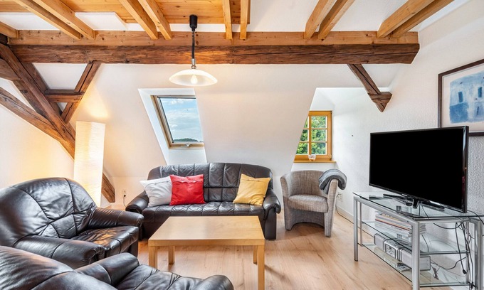 Chemnitz Apartment | Apartment 'Gutshof Lesch - Ferienwohnung 1' with Private Garden and Wi-Fi