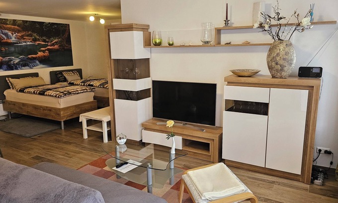 Freiimfelde - Kanenaer Weg Apartment | Apartment Halle Saale - beautiful modern furnished 1R-apartment for 1-3 pers.