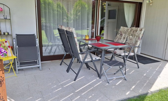 Ohningen Apartment | Apartment 'Höri' with Private Terrace, Garden and Wi-Fi
