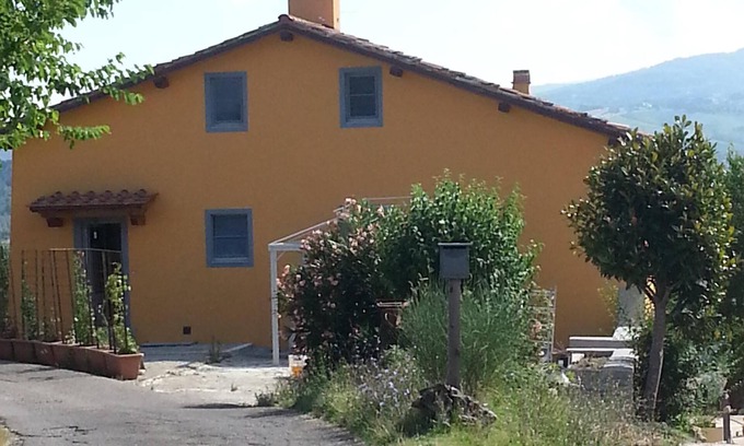 Twist House | Apartment in colonica located in Tuscany among olive trees.