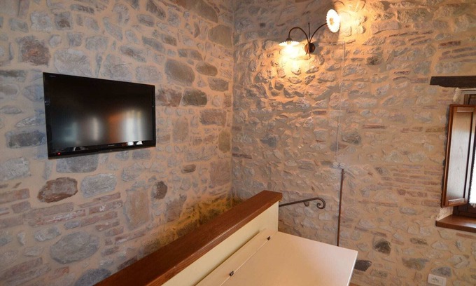 Petrella Guidi Apartment | Apartment in Petrella Guidi near Skiing