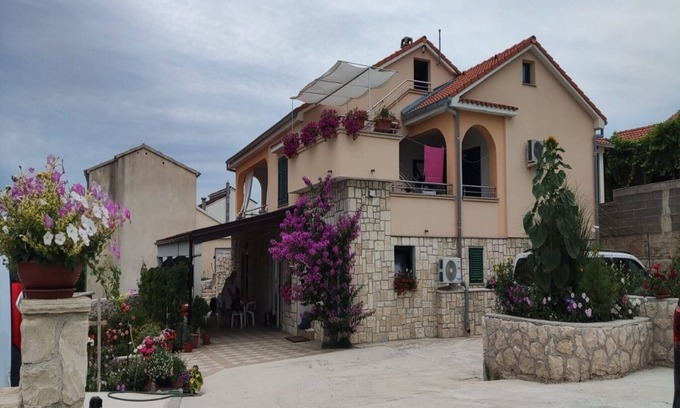 Rtina Apartment | Apartment in Ražanac near Beach Rtina