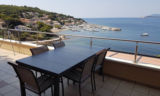 Le Pradet House | Apartment in villa directly at the seaside - Magnificent view