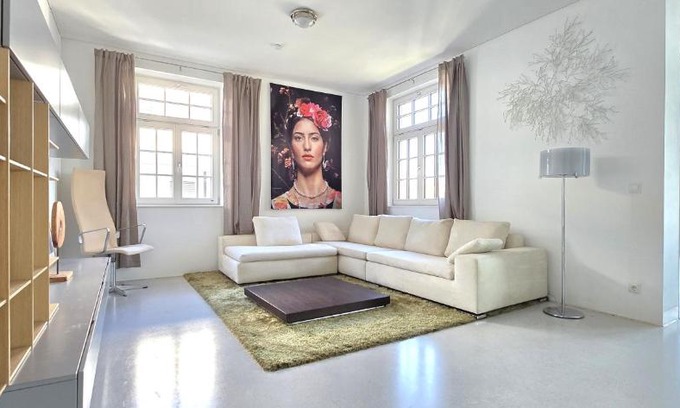 Bad Hall Apartment | Apartment in Villa, Skyview, Lift, Luxus -Beletage