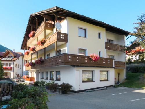 St. Valentin auf der Haide Apartment | Apartment Haupthaus Schönblick - SVH117 by Interhome