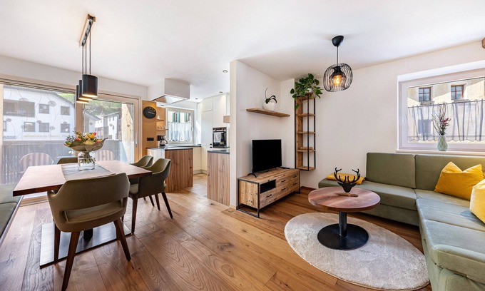 Sarntal Apartment | Apartment 'J N Appartement Spritzenhaus' with Balcony and Wi-Fi
