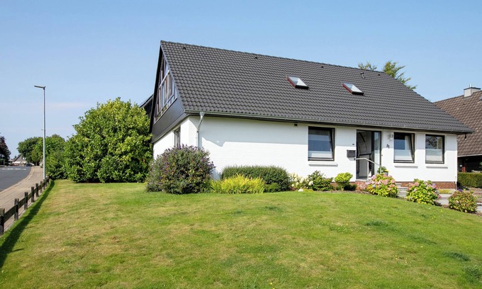 Heide Apartment | Apartment 'Kleinschmidt' with Wi-Fi