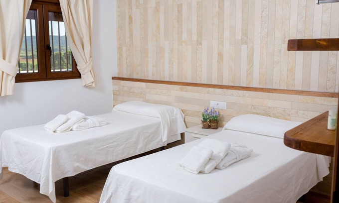 Chiclana de Segura Apartment | Apartment 'La Teja 4' with Mountain View, Wi-Fi and Air Conditioning