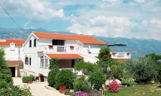 Vinjerac Apartment | Apartment Lukeni by Interhome